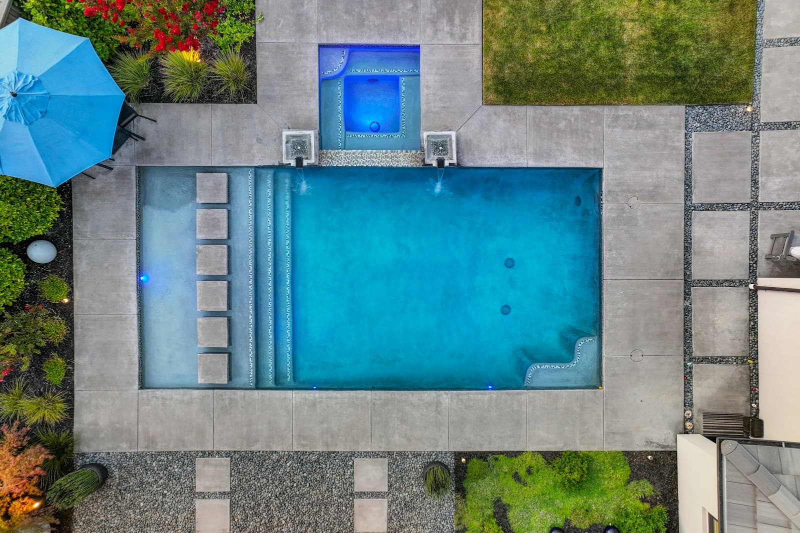 Pool deck with pavers aerial view